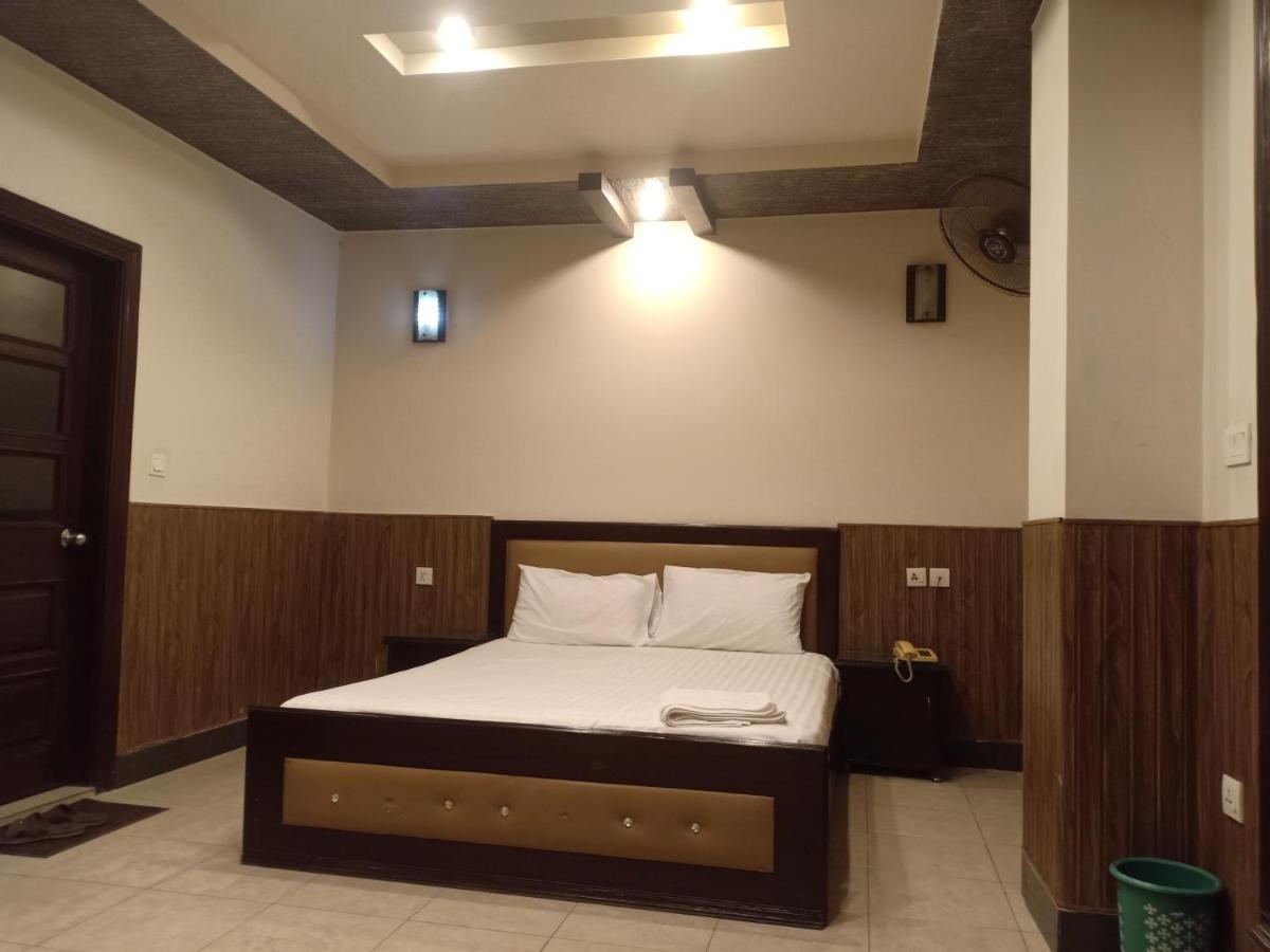 Hotel New Madina Faisalábád Exteriér fotografie