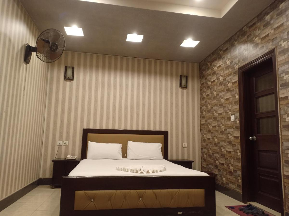 Hotel New Madina Faisalábád Exteriér fotografie